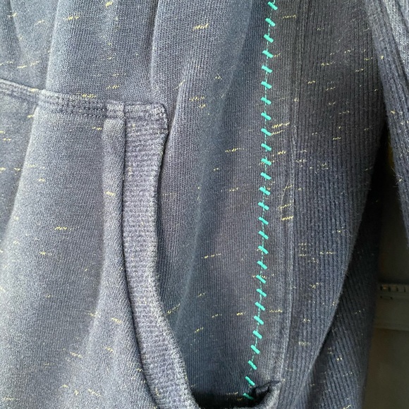 Robert Graham ZIP Jacket - Picture 2 of 3